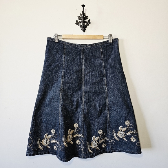 Vintage 90's Floral Embroidered Jean Skirt Size L Denim - Picture 2 of 3